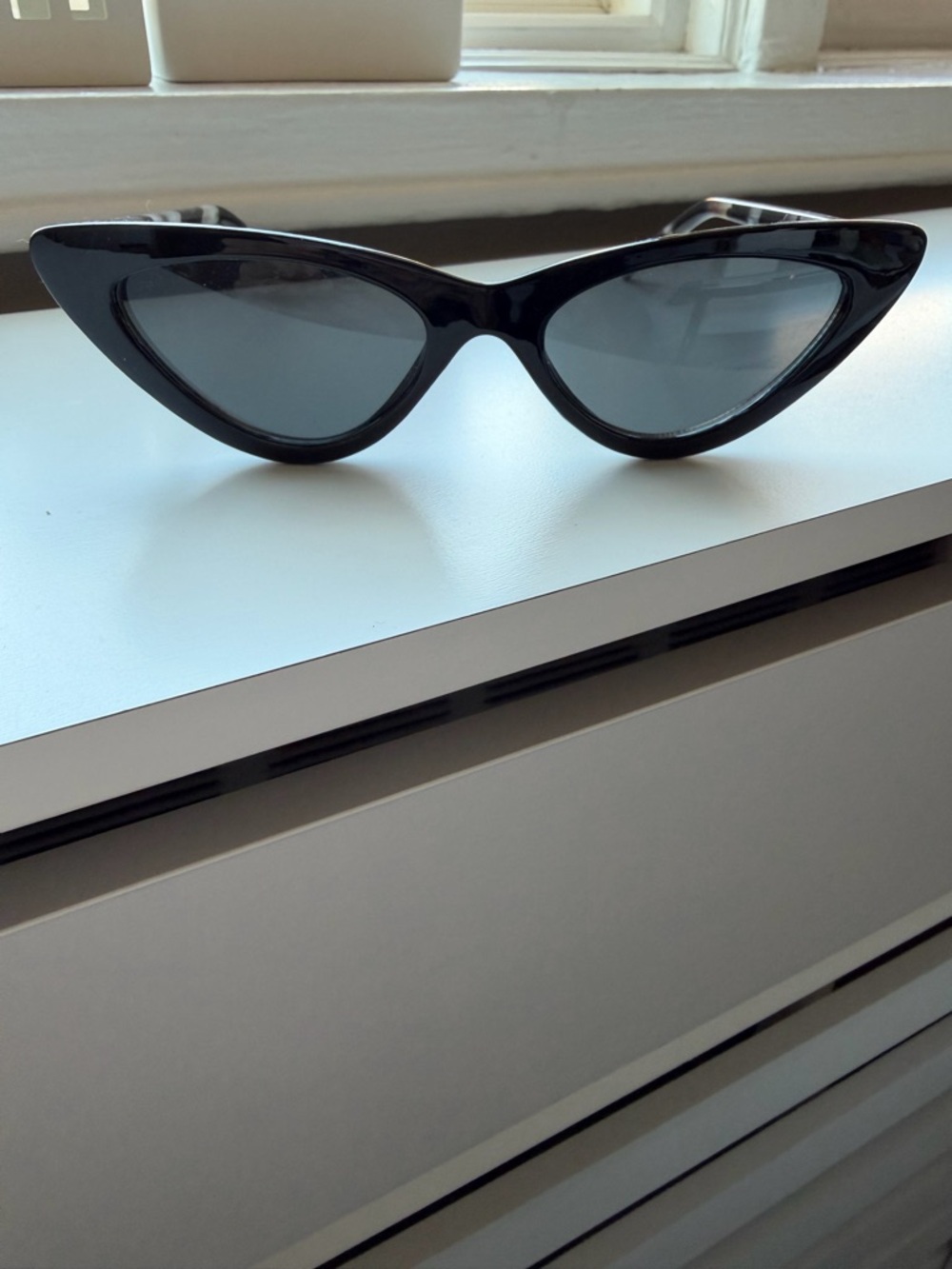 Steve Madden Black Cat-Eye Women's Sunglasses - Classic Retro Style